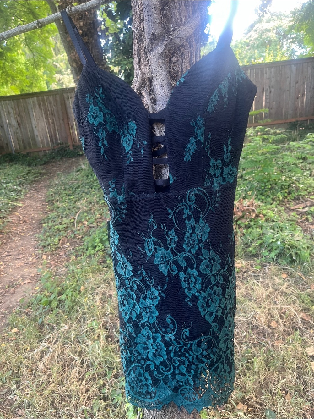 Bebe lace cocktail dress black and teal nwt minor flaw